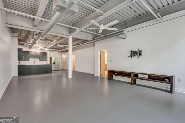 Building Photo - 400 Village Pkwy