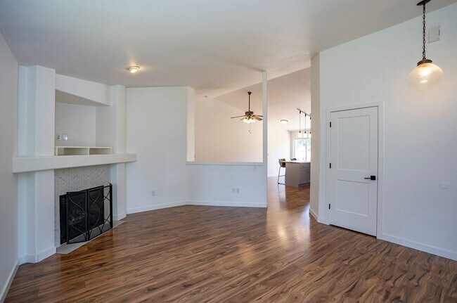 Building Photo - Exquisite 3-bedroom, 2-full bath Home in Puyallup