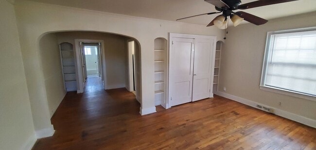 Building Photo - 1028 Willowbrook Dr