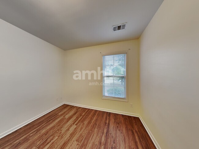 Building Photo - 3021 Golf Creek