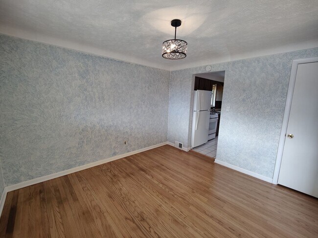 Building Photo - *Well-Maintained & Spacious 3BD/1.5BA Single Family Home Available in Baldwin*