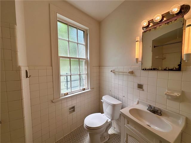 Building Photo - 5404 St Charles Ave