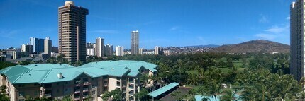 Building Photo - 2 bedroom, 1.5 bath, 2 parking unit at Cou...