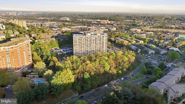 Building Photo - 6101 Edsall Rd