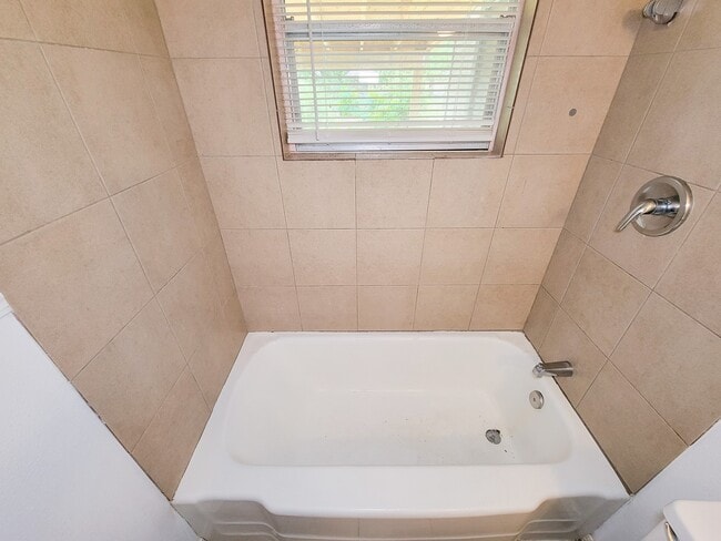 Building Photo - 409 N Parrish St