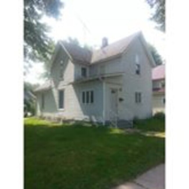 Building Photo - 1303 W Franklin (key 44)