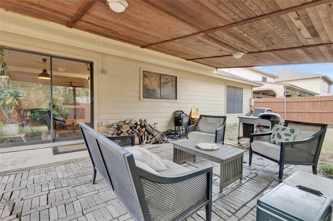 Building Photo - 6612 Piedras Blanco Dr