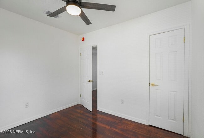 Building Photo - 5246 Sunderland Rd