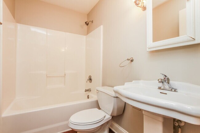 Building Photo - 2558 Paddle Pl NW