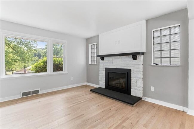 Building Photo - 4030 Circle Dr