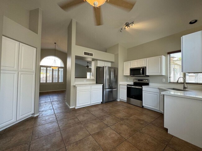 Building Photo - 3 Bedroom - 2 Bath - 1515 Sq. Ft. - in Gil...