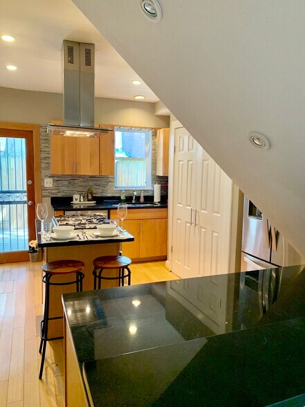 Open concept - 2227 10th St NW