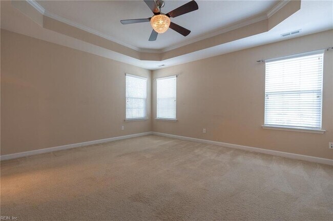 Building Photo - 302 Milton Ct