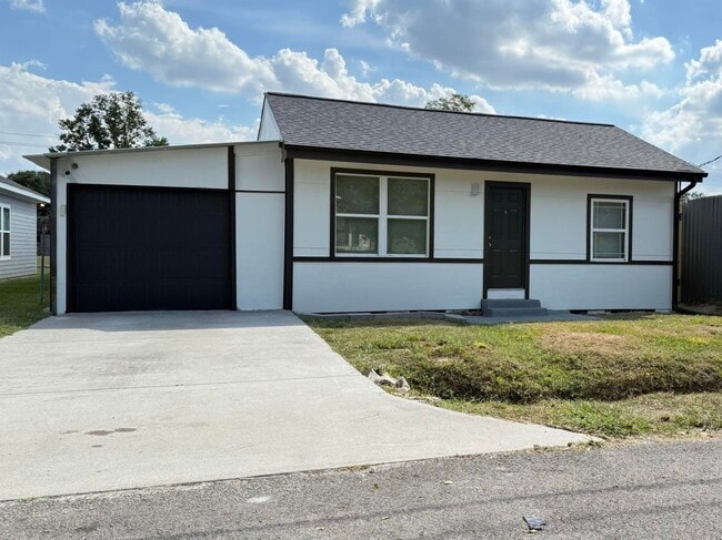 Building Photo - 889 Chas Ln