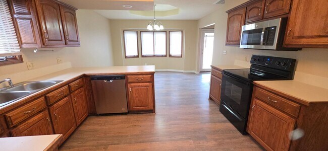Building Photo - 3 Bedroom 2 Bathroom home in Southwest Springfield for $1495!