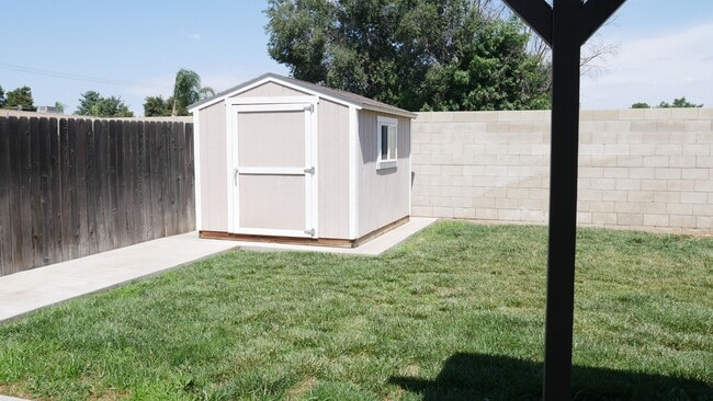Building Photo - 2463 Rainier Way