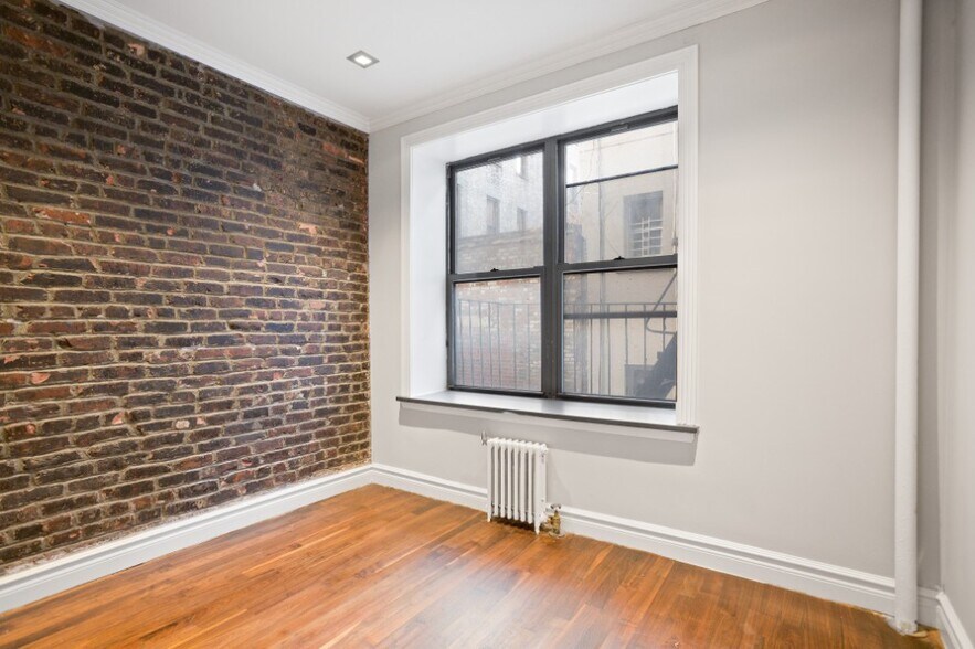 Building Photo - 432 E 13th St