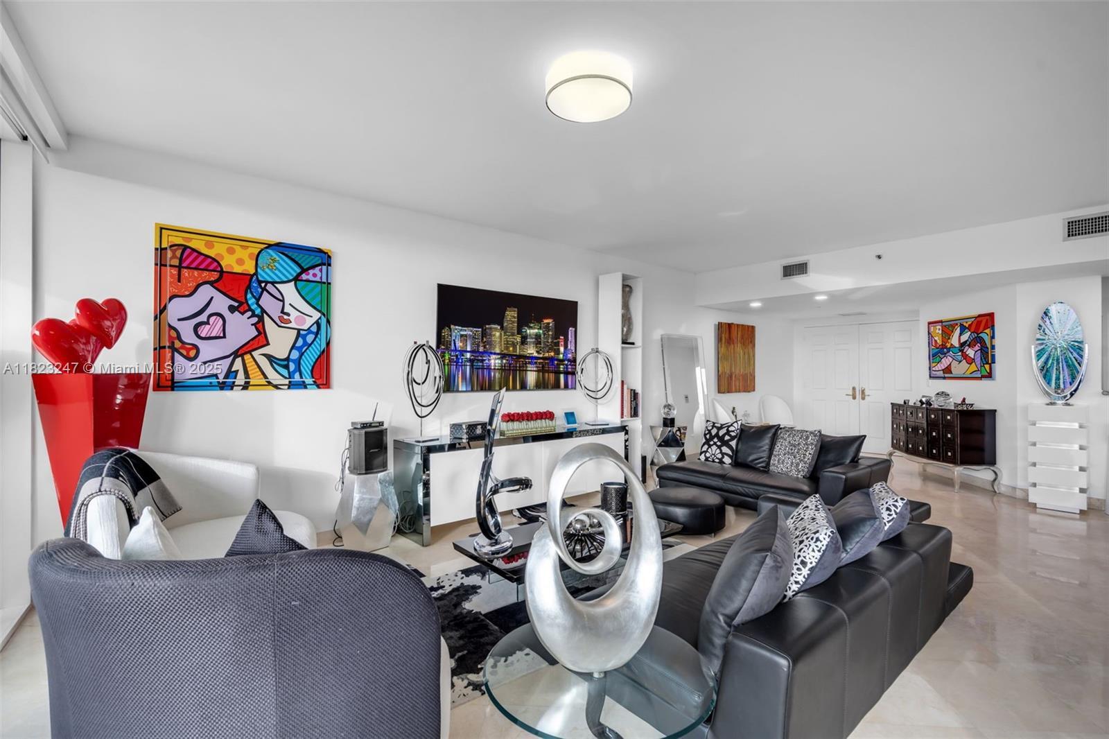 Building Photo - 1643 Brickell Ave