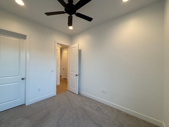 Building Photo - SPACIOUS PATIO HOME FOR RENT!