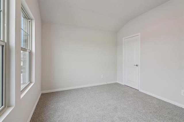 Building Photo - 711 Easthill Dr