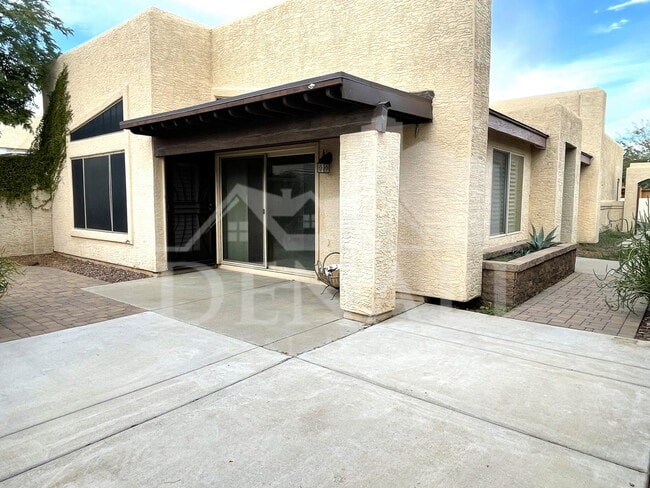 Building Photo - 18640 N 44th Pl