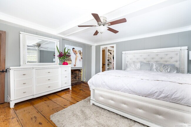 Building Photo - 538 Main St