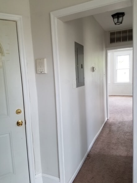 Building Photo - 6306 N 13th St