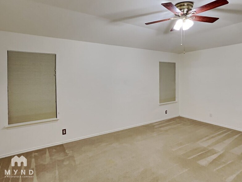 Building Photo - 4611 Echo Lake Dr