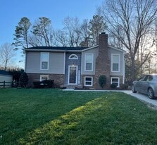 Building Photo - 8632 Conklin Pl