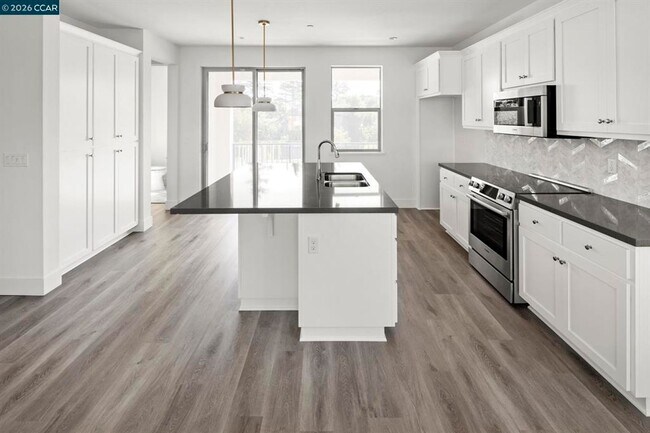 Building Photo - 2802 Chattelton Ln., San Pablo