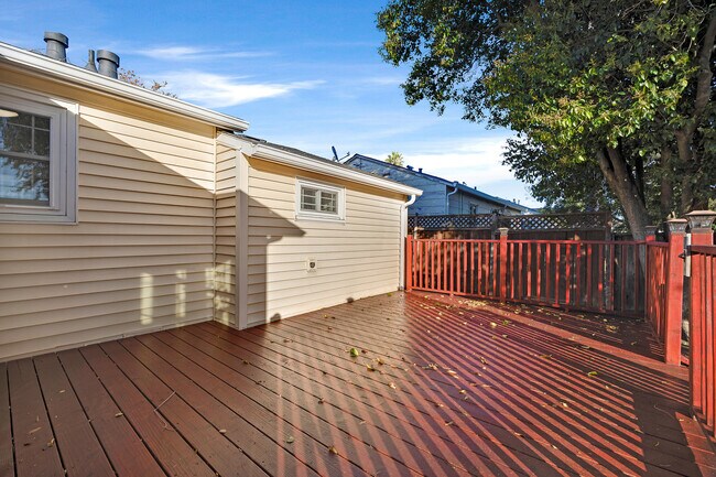 Building Photo - 2438 Upland Dr