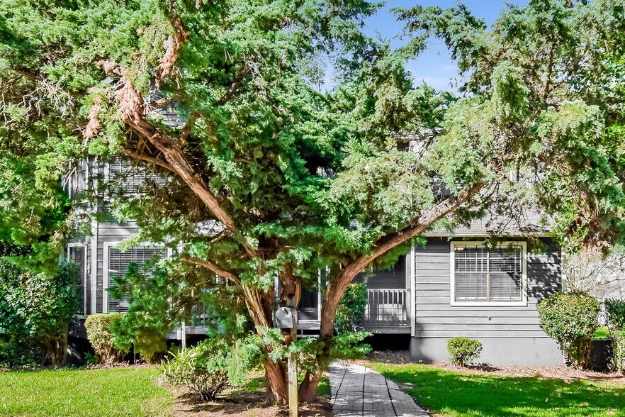 Building Photo - 4346 Crestridge Ln