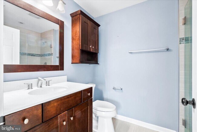 Building Photo - 5640 Wade Ct