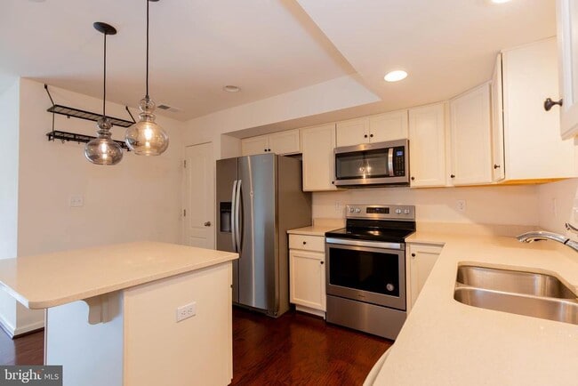 Building Photo - 608 Thumper Dr