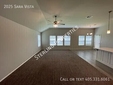 Building Photo - 2025 Sara Vista Dr