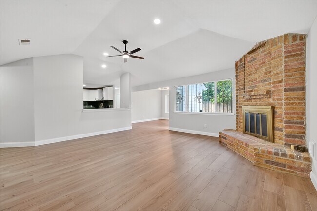 Building Photo - 5530 Oak Falls Dr