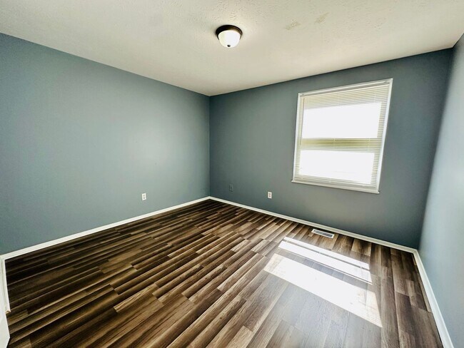 Building Photo - Updated 5BR/2BR house near Outer Loop now available!
