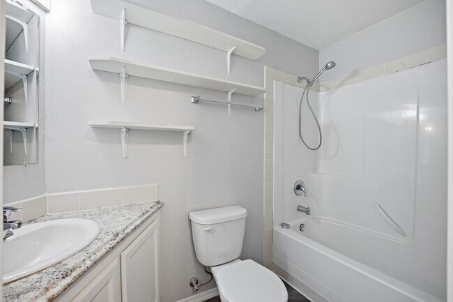 Building Photo - 3118 E Marietta Ave