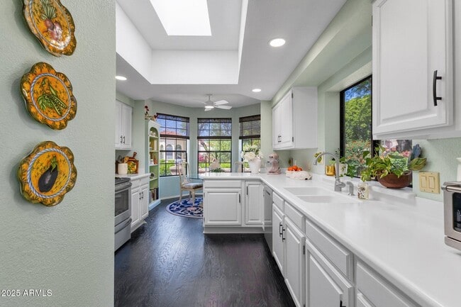 Building Photo - 10591 E Saddlehorn Dr