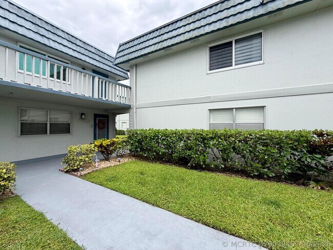 Building Photo - 207 Tuscany Ln