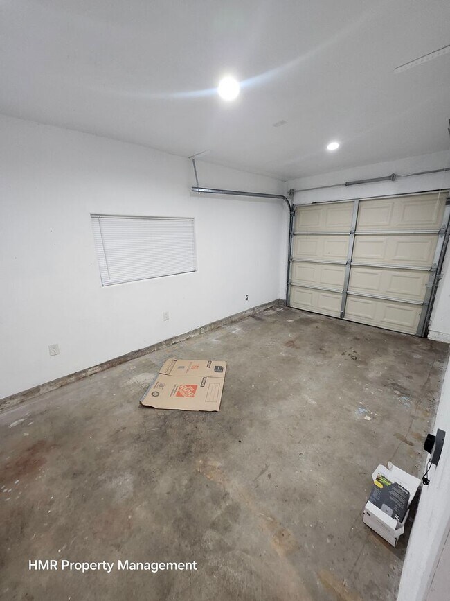 Building Photo - Beautiful remodel 3 bed 2 bath house