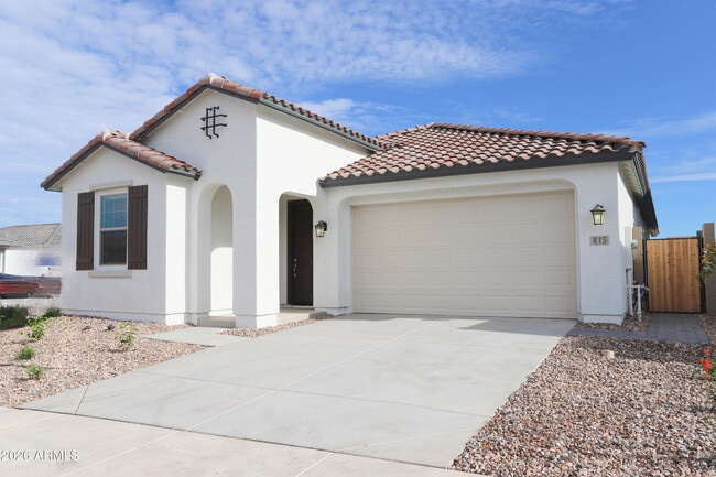 Building Photo - 815 W Finch Dr