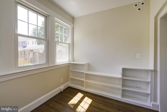 Building Photo - 3712 Garfield St NW