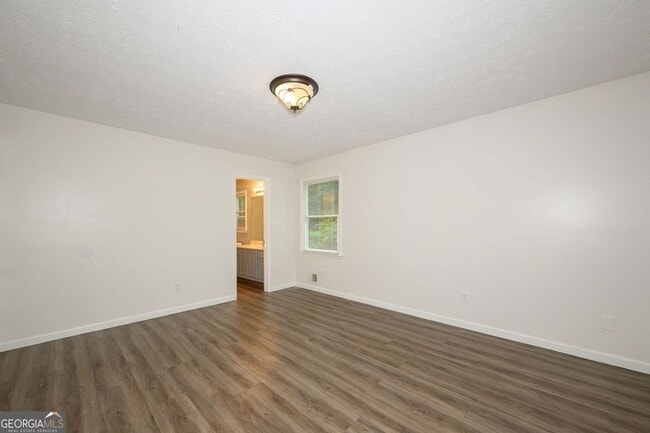 Building Photo - 2100 Whitebluff Way