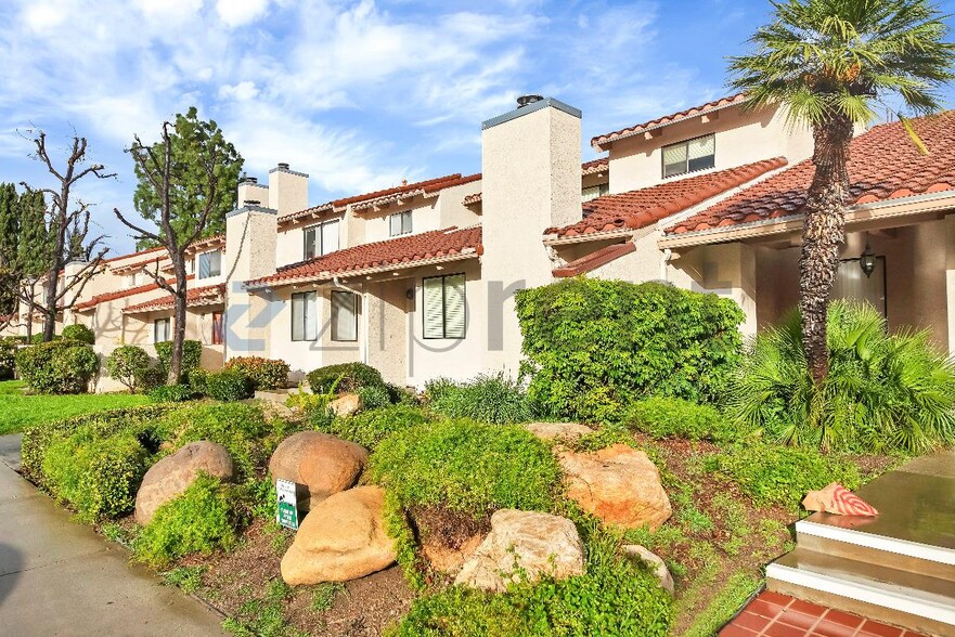 Building Photo - 10444 Canoga Ave