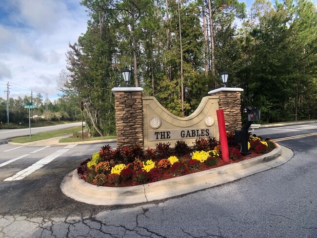 Building Photo - End Unit in Gables at Wingfield - Priced t...