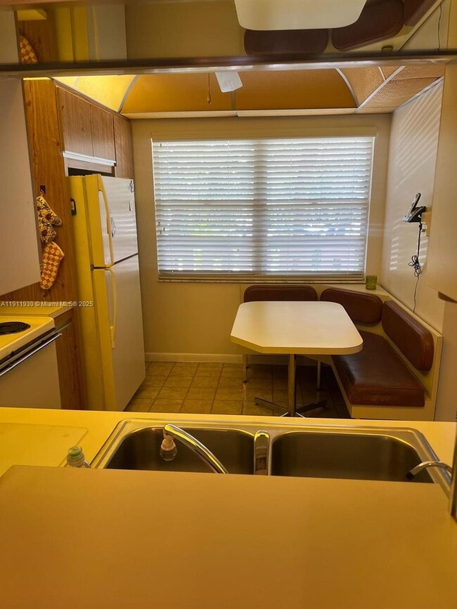 Building Photo - 3102 Portofino Point