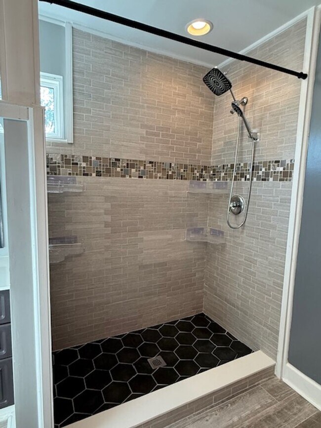 Building Photo - Beautiful 4BR Home in Shadow Moss – Available Now!