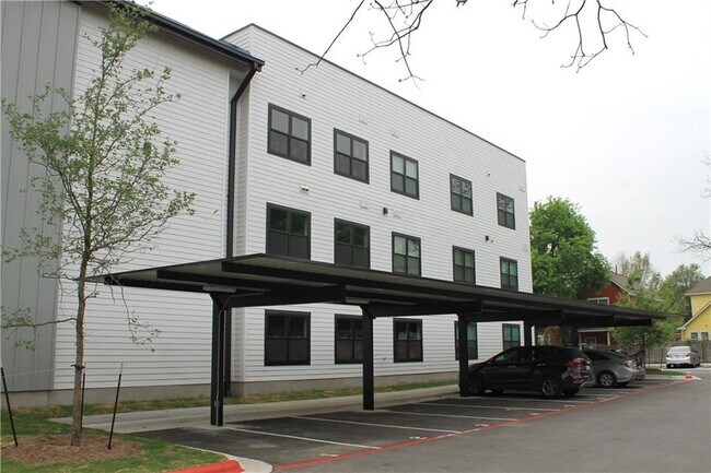 Building Photo - 3101 Govalle Ave