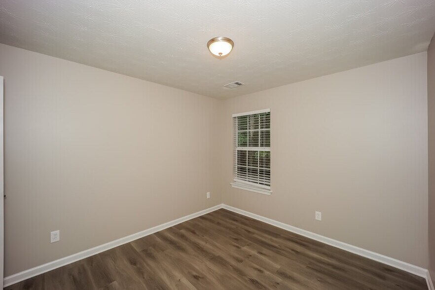 Building Photo - 2534 Walter Way